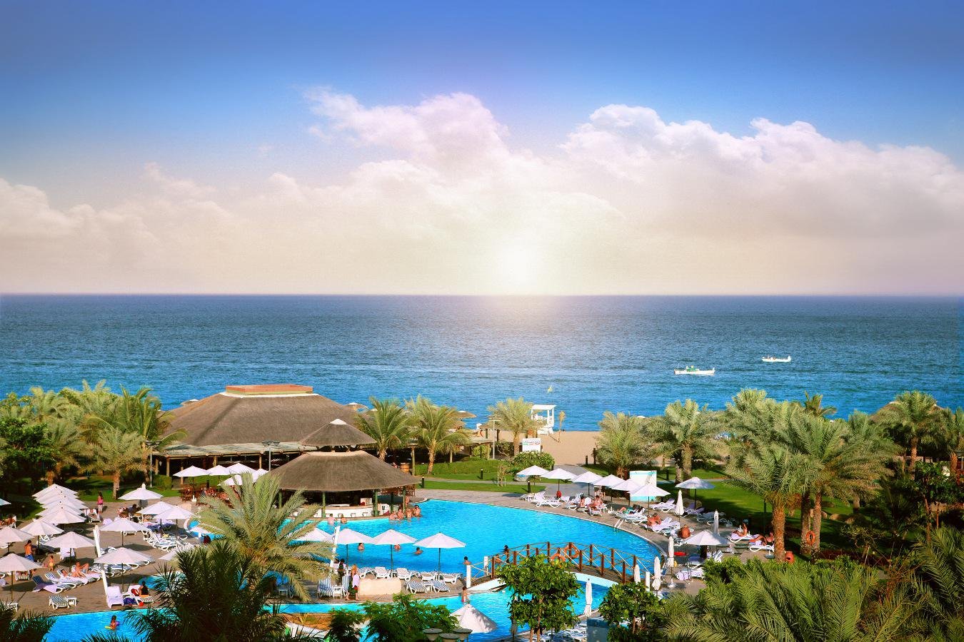 Отель Fujairah Rotana Resort & Spa